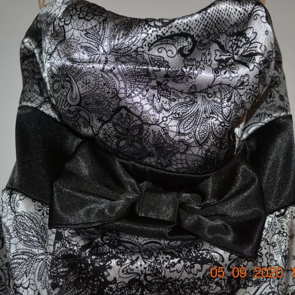 Dress - Picture 3 of 4